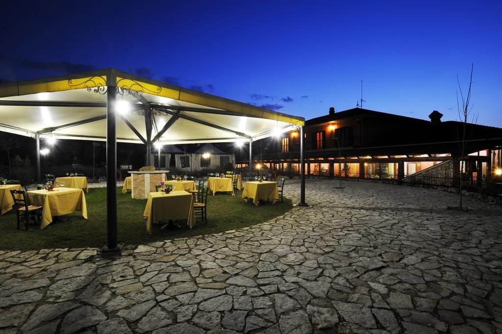 La Radice Hotel Paganica Exterior photo